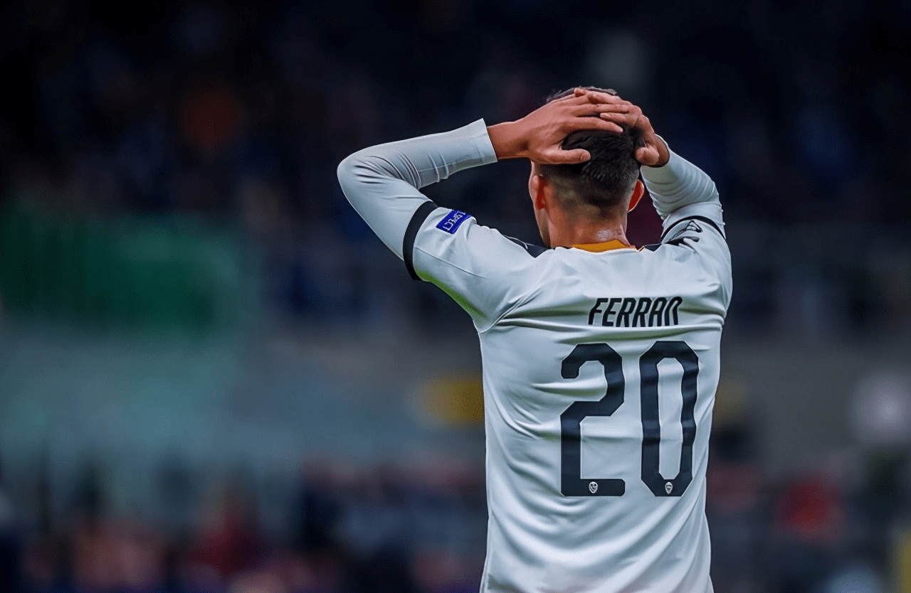 布莱顿训练开放日，转会期战术微调引欢呼，德甲在即，资深球员宣示担当(无尽的拉格朗日开服规律)