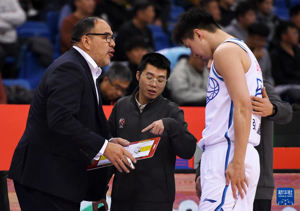 赛前武汉三镇备战CBA常规赛，造点机会细节曝光，气氛紧张，医务组通报恢复(cba常规赛打多少轮)